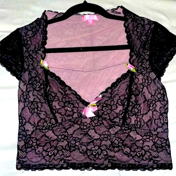 Sugar Thrillz Tops - Dollskill top XL  Black Lace Crop Top with Pink Accents